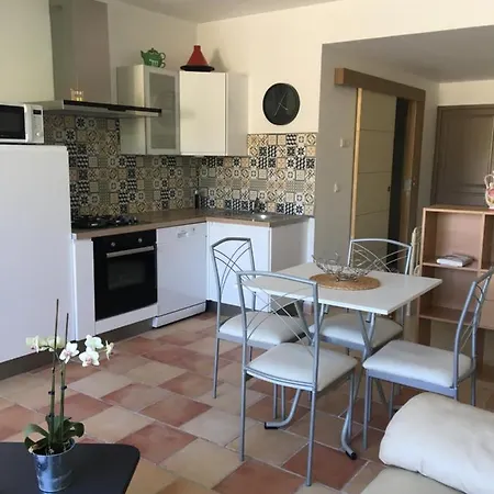 Prázdninový dům Studio Dans Proximite Mer Avec Piscine *